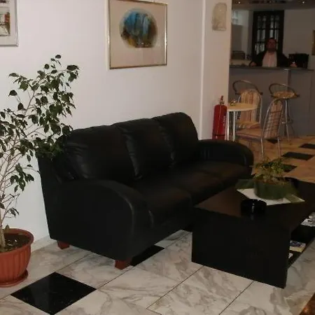 Elena Apartment *